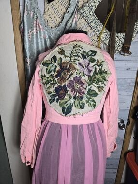 Y2K Hot Kiss Pink Cropped Jean Jacket with Floral Tapestry Back